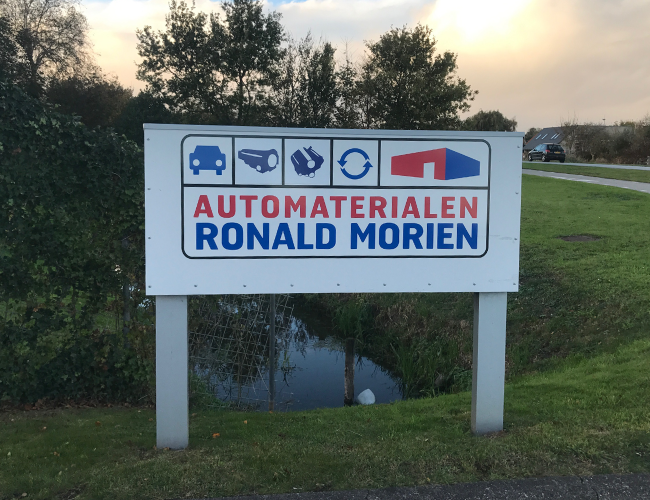 Automaterialen Ronald Morien