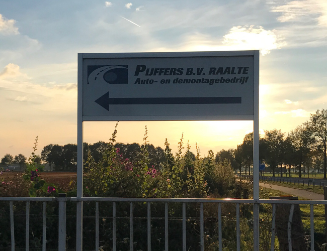 Autohandel en -demontagebedrijf Pijffers B.V.
